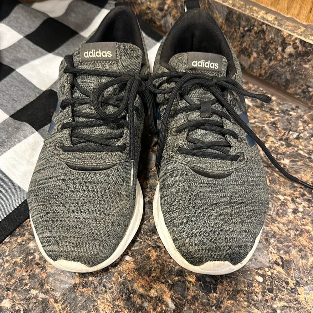 Adidas cloud foam tennis shoes
